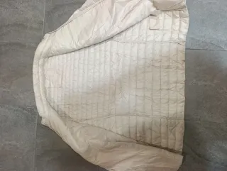 Chaqueta acolchada blanca