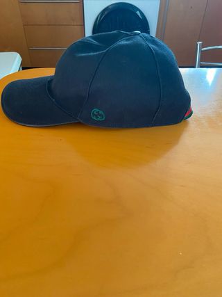 Gorra Gucci Negra con Logo Verde