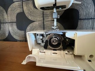 Máquina de coser Brother LS-1717