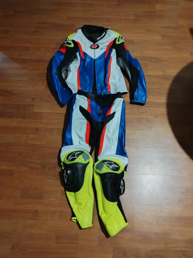 Traje de moto réplica