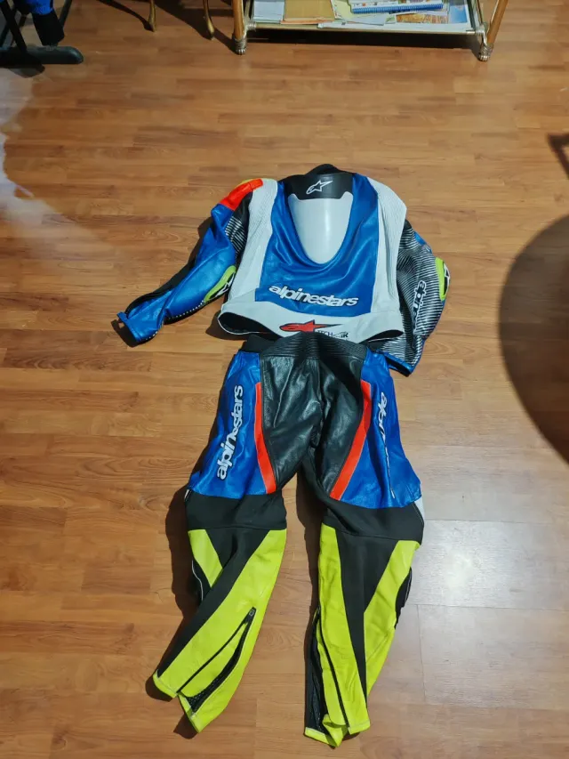 Traje de moto réplica