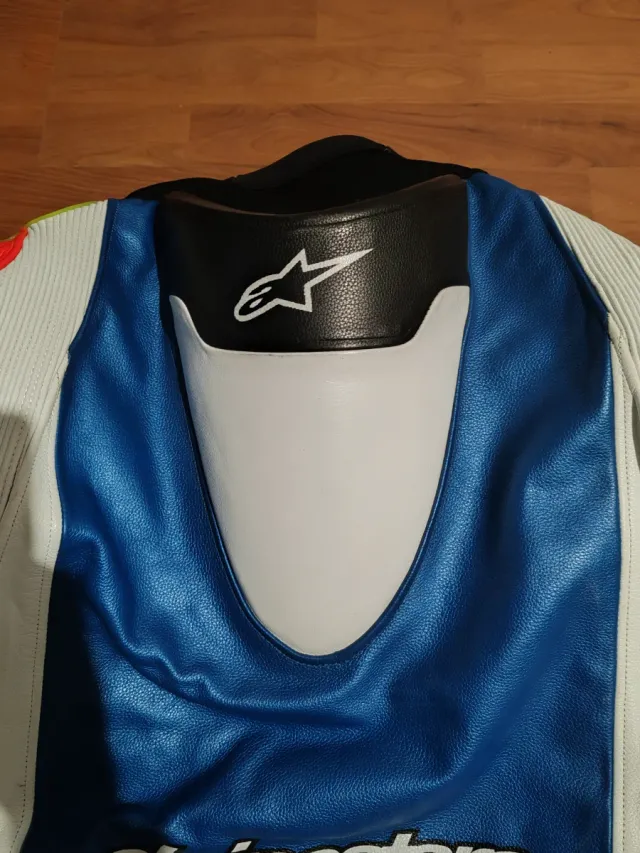 Traje de moto réplica