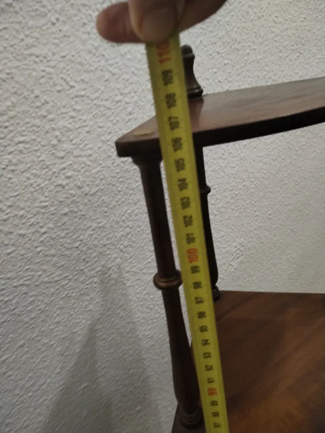 Scaffale antico in legno angolare