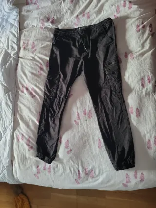 Pantalón cargo denim negro