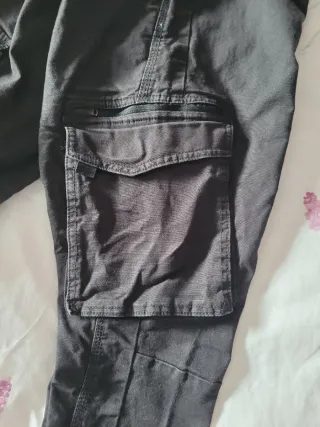 Pantalón cargo denim negro