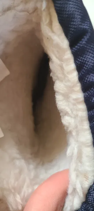 Botas de nieve azules y grises