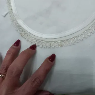 Bavaglino panna ricamo giraffa fatto a mano