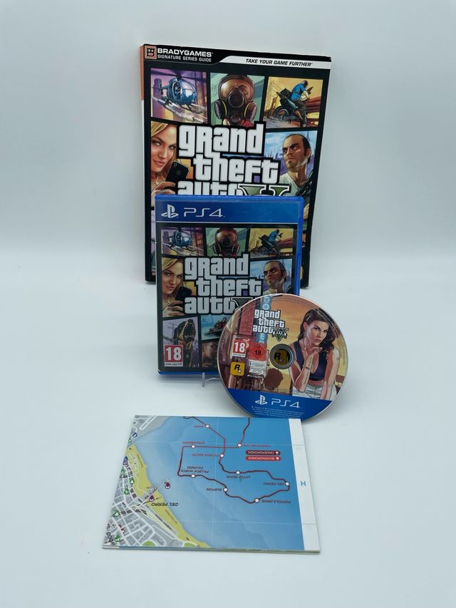 Grand Theft Auto V PS4 + Guida BradyGames