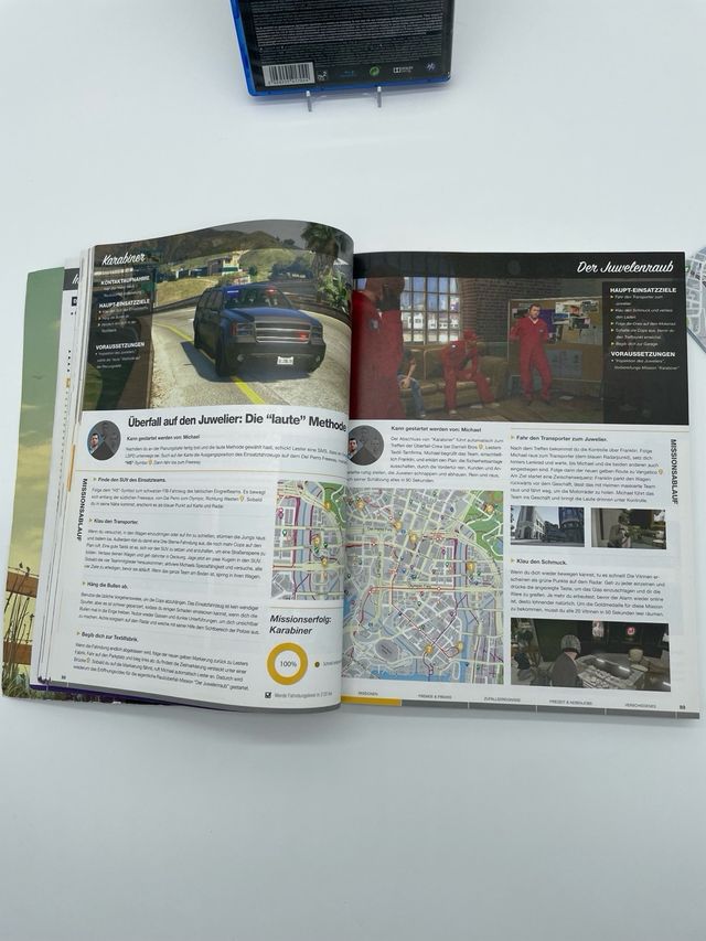 Grand Theft Auto V PS4 + Guida BradyGames