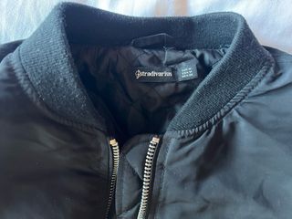 Chaqueta bomber negra Stradivarius