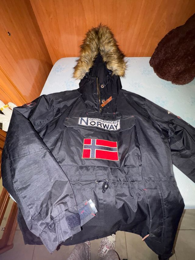 Abrigo Geographical Norway Negro