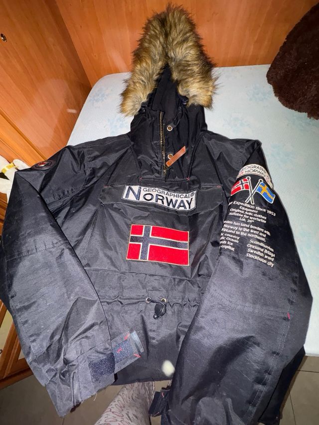 Abrigo Geographical Norway Negro