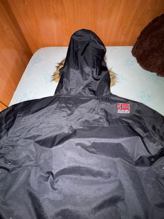 Abrigo Geographical Norway Negro