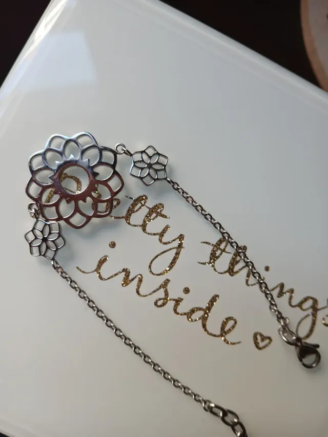 Pulsera Lotus diseño de flores