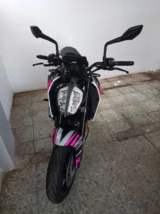 Moto KTM Duke 390