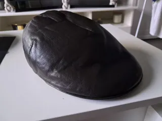 Gorra de cuero