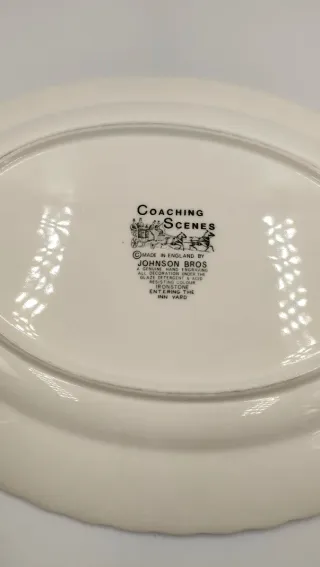 Fuente ovalada Johnson Brothers roja