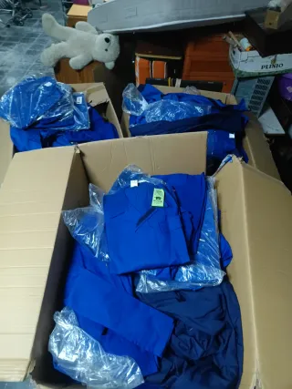 Monos azules unisex mas colores 5€