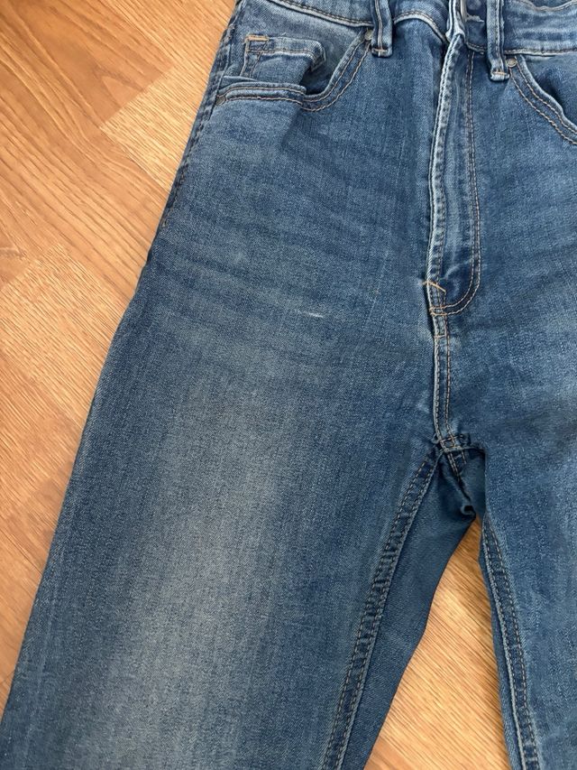 Vaqueros Stradivarius azules