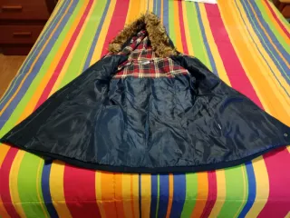 Abrigo paño azul marino con capucha