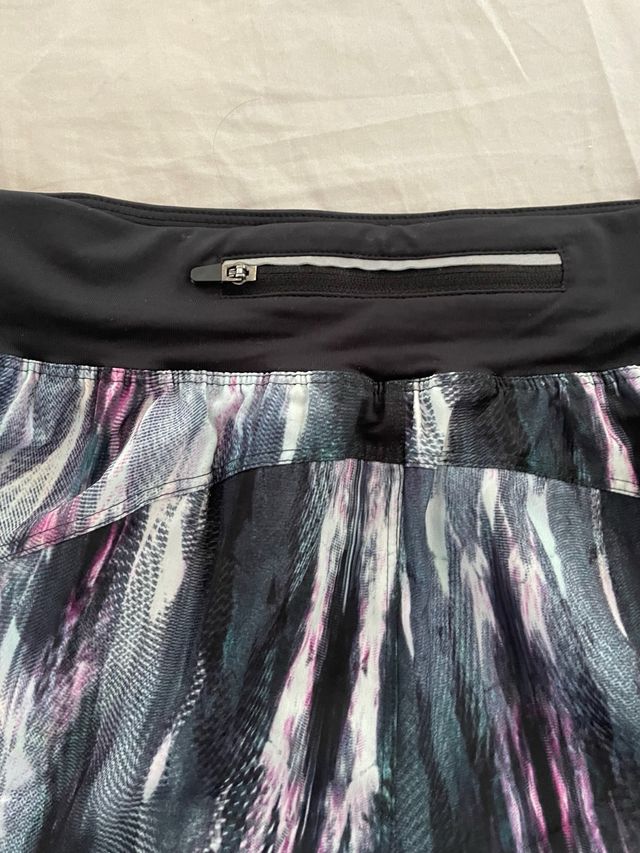 Shorts da corsa Oysho viola e nero