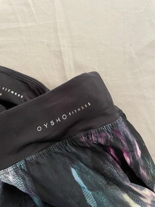 Shorts Oysho running morado y negro