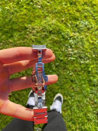 Reloj BIMBOND plateado con esfera roja