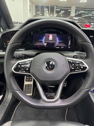 Volkswagen Golf 2021