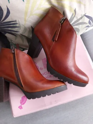 Botines piel 35 B.D.A plataforma