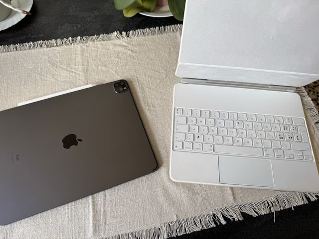 iPad Pro 12.9” M1 + Magic Keyboard + Apple Pencil