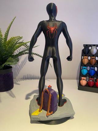 Miles Morales en base urbana