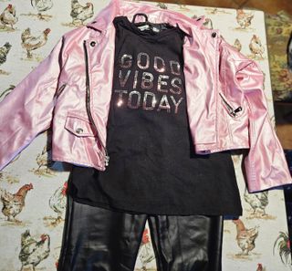 Completo bambina: chiodo, maglia e pantaloni