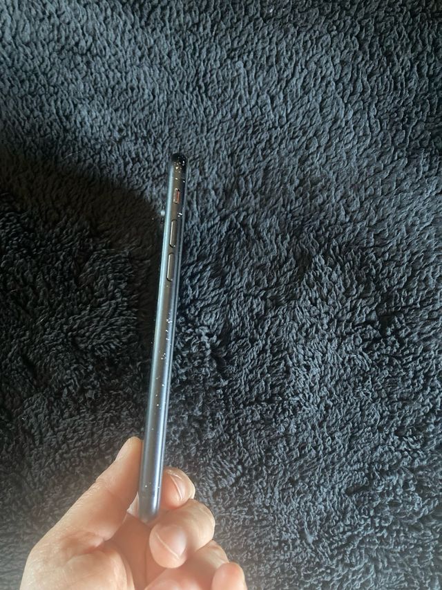 iPhone SE 2020 em ótimo estado