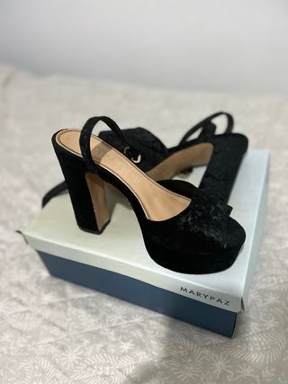 Zapatos de tacón Marypaz negros terciopelo