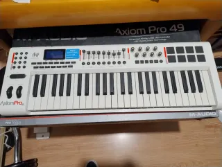 Teclado MIDI M-AUDIO Axiom Pro 49