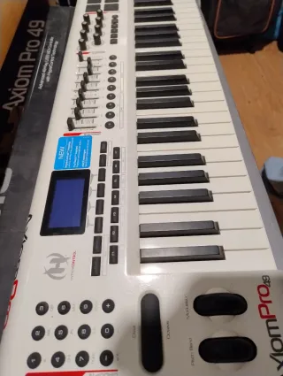 Teclado MIDI M-AUDIO Axiom Pro 49