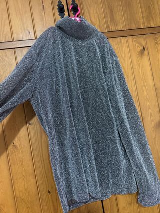 Jersey cuello alto plateado brillante talla XL ,