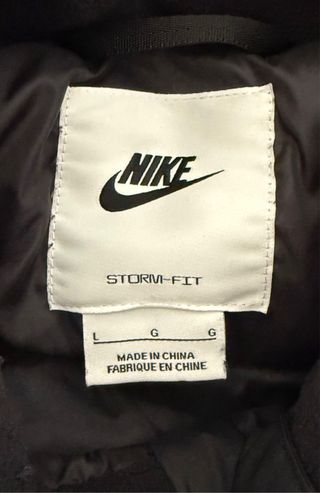 CHALECO NIKE NEGRO
