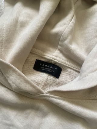 Sudadera sin mangas con capucha beige