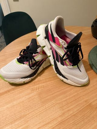 Zapatillas Reebok Rosa y Blanco