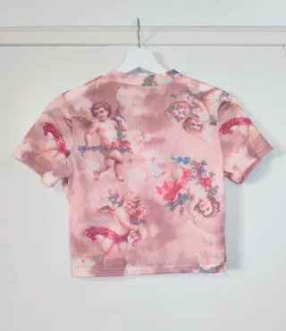 Crop top estampado ángeles rosa