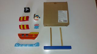 Barco pirata de madera