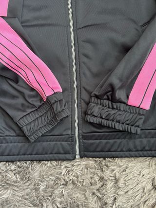 Conjunto Chándal BoohooMAN Negro y Rosa