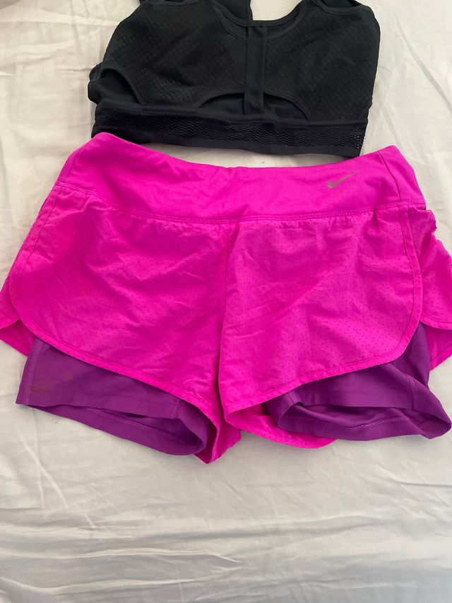 Shorts Nike Rosa e Viola Elastici