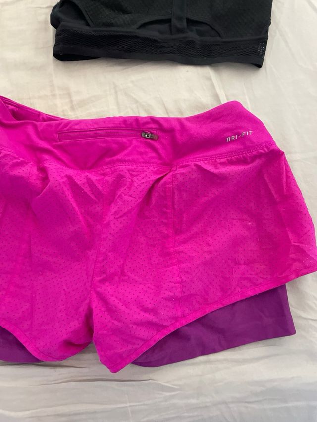 Shorts Nike Rosa e Viola Elastici
