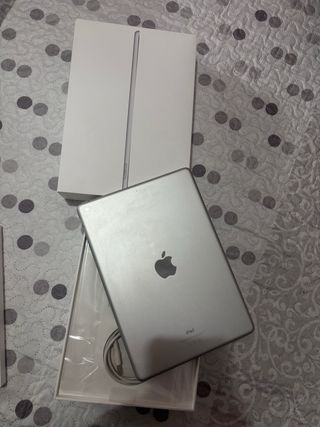 iPad 7ª Gen 10.2 Plata + Apple Pencil