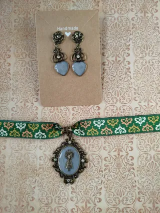 Conjunto Baturra Niña: Pendientes y Collar