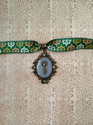 Conjunto Baturra Niña: Pendientes y Collar