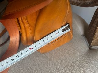 Bolso de piel naranja