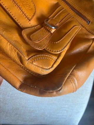 Bolso de piel naranja